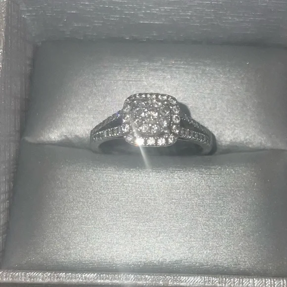 Wedding ring - Picture 3 of 3